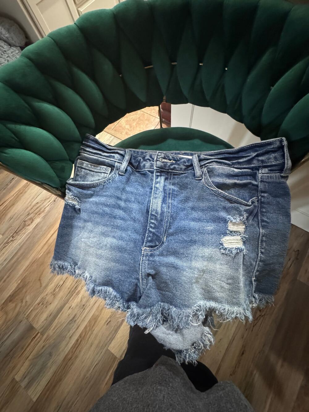 Willow + Root Vintage Dad Jean Distressed Denim Shorts – Size 29